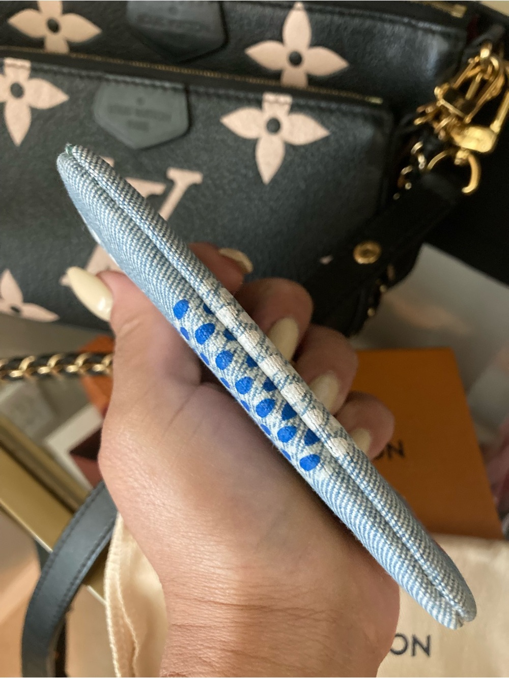 Limited edition RETAIL 650 Louis Vuitton Denim Key Pouch Multicolor Embroidery - Picture 12 of 16